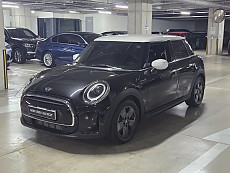 MINI Cooper 5 Door T1 (ZYW)