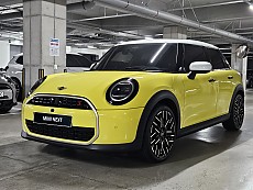 The New MINI Cooper S 5-Door_Favoured
