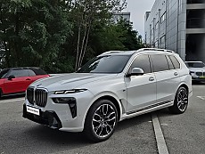 X7 xDrive 40i M Spt_6 Seater LCI_P1