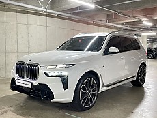 X7 xDrive 40i M Spt_6 Seater LCI_P1