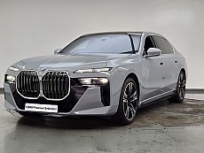 i7 xDrive M60