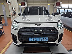 The New All-Electric MINI Countryman SE ALL4_JCW