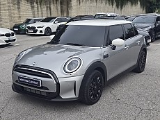 MINI Cooper 5 Door Classic (ZSA)