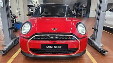 The New Cooper S 3-Door_Favoured