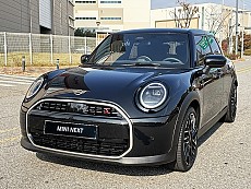 The New MINI Cooper S 5-Door_Favoured