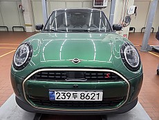 The New MINI Cooper S 5-Door_Favoured