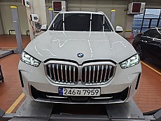 X5 xDrive 40i xLine_7 Seater LCI