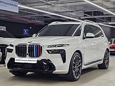 X7 xDrive 40i M Spt_7 Seater LCI_P2