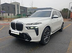 X7 xDrive 40i M Spt_6 Seater LCI_P2