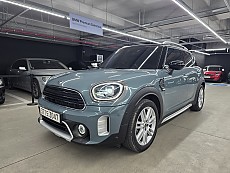 MINI Cooper Countryman Classic Plus Launch Package