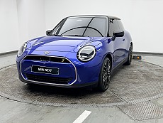 All-Electric MINI Cooper SE_Favoured